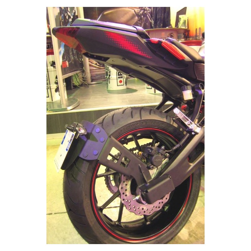 Support de plaque déporté "ras de roue" noir Yamaha MT-07